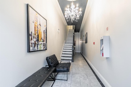 Upscale 1BR - Boutique Apartment - PRIME Location Downtown! image 13